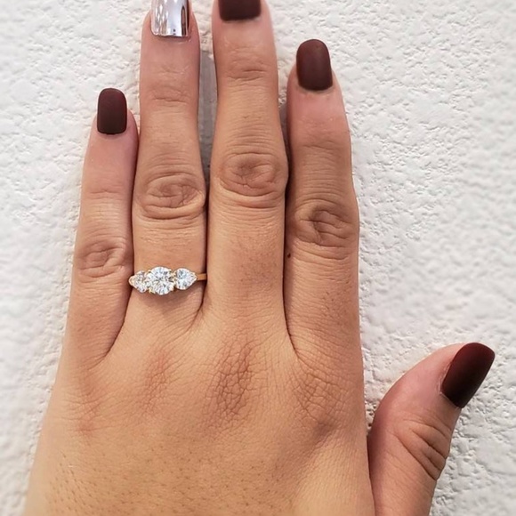 2 Ct 14K Yellow Gold Round Heart 3 Stone